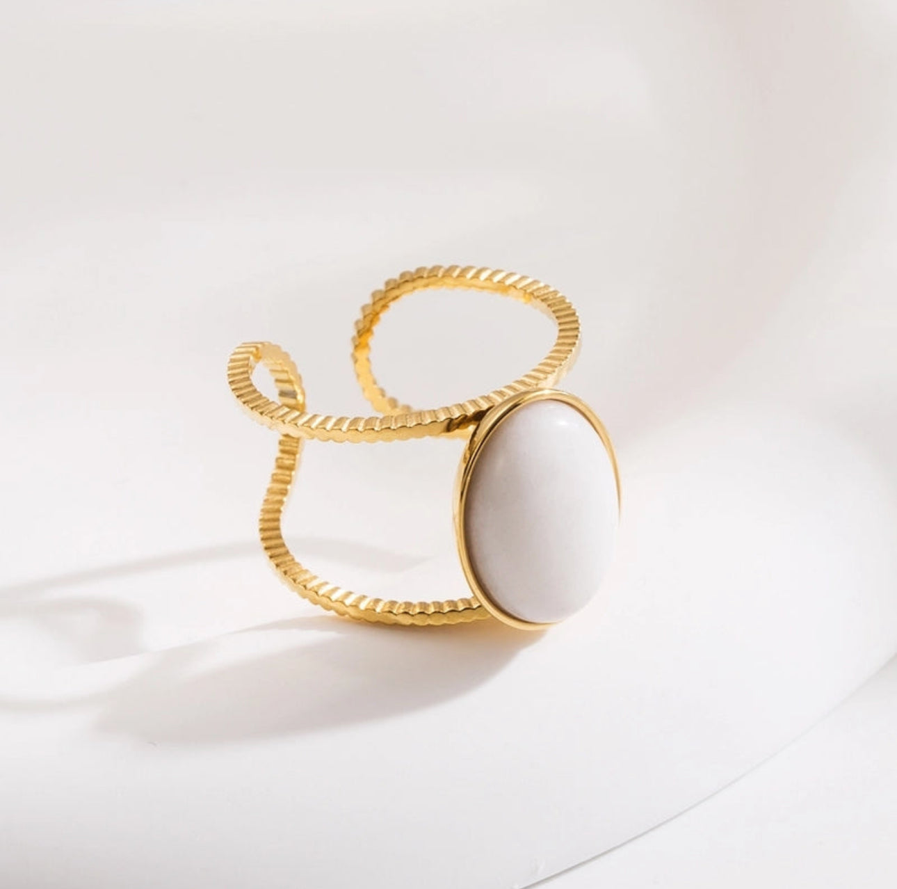 ‘Poppy’ Gold Ring