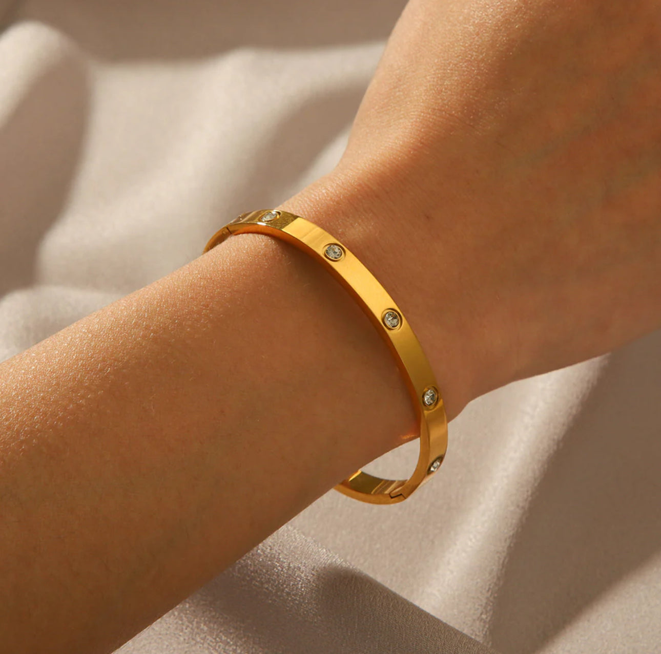 ‘Lovette’ Bangle